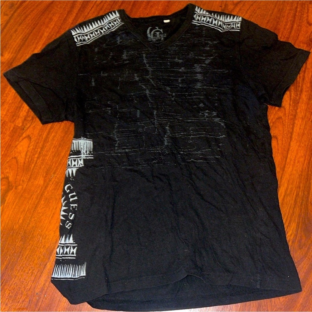 Men’s Guess V-neck black /grayT-shirt with cool designs size large